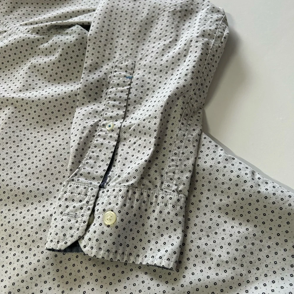 Banana republic men’s size large, long‎ sleeve, Grant, fit button down shirt,